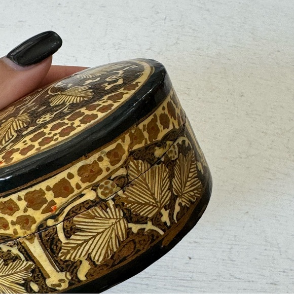 The India Craft House Kashmiri Art Paper Mache & Wood Round Trinket Box Vintage - Picture 7 of 12